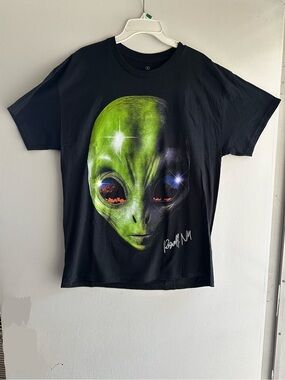 Strange Daze Roswell NM Alien Graphic Tee UFO Space Shirt Black Large NWOT